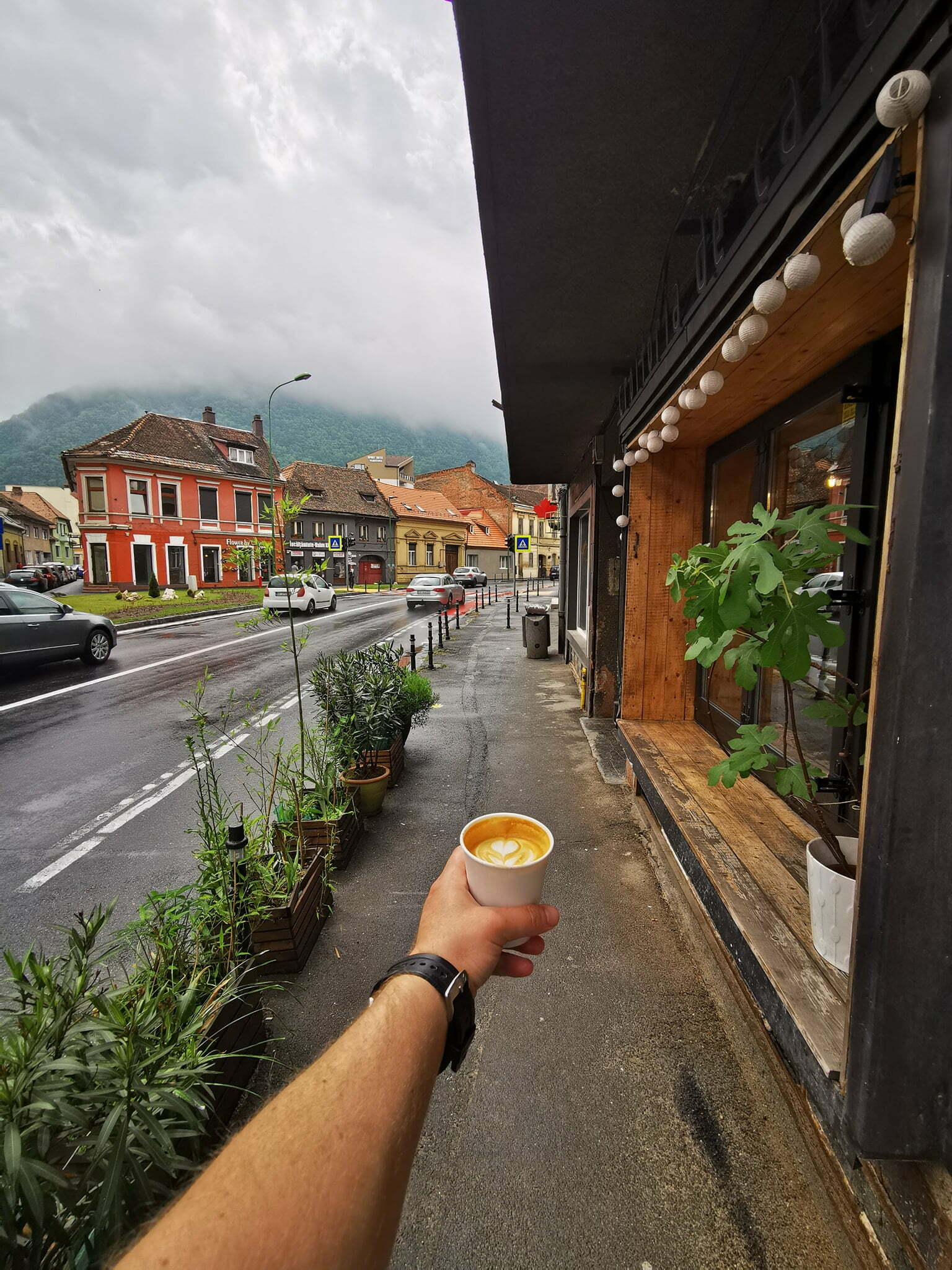 Parana River seller Mauve Unde bem cea mai bună cafea la Brașov? • Eat & Drink • Zile și Nopți