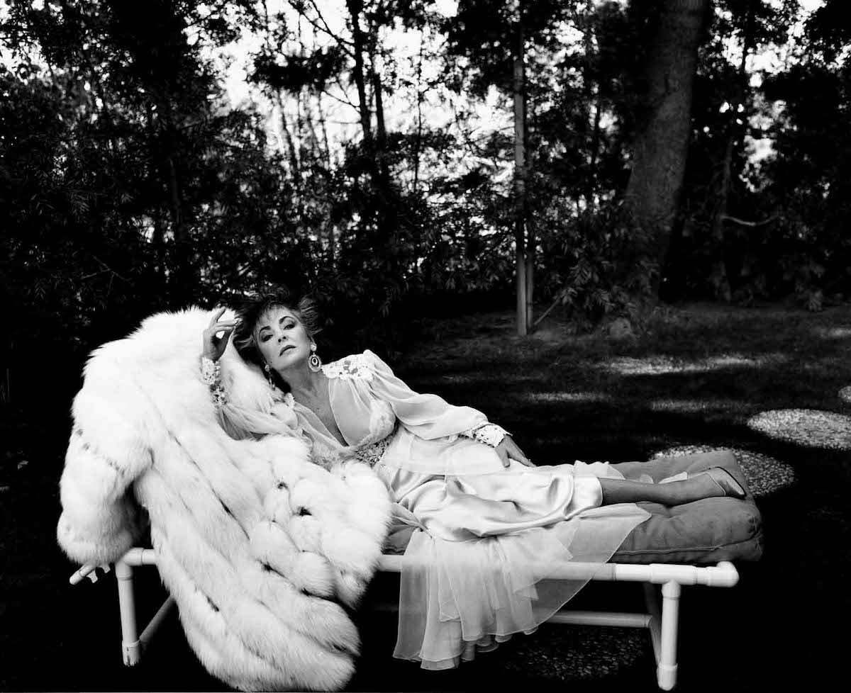 HELMUT NEWTON - Elizabeth Taylor (L.A. 1985)