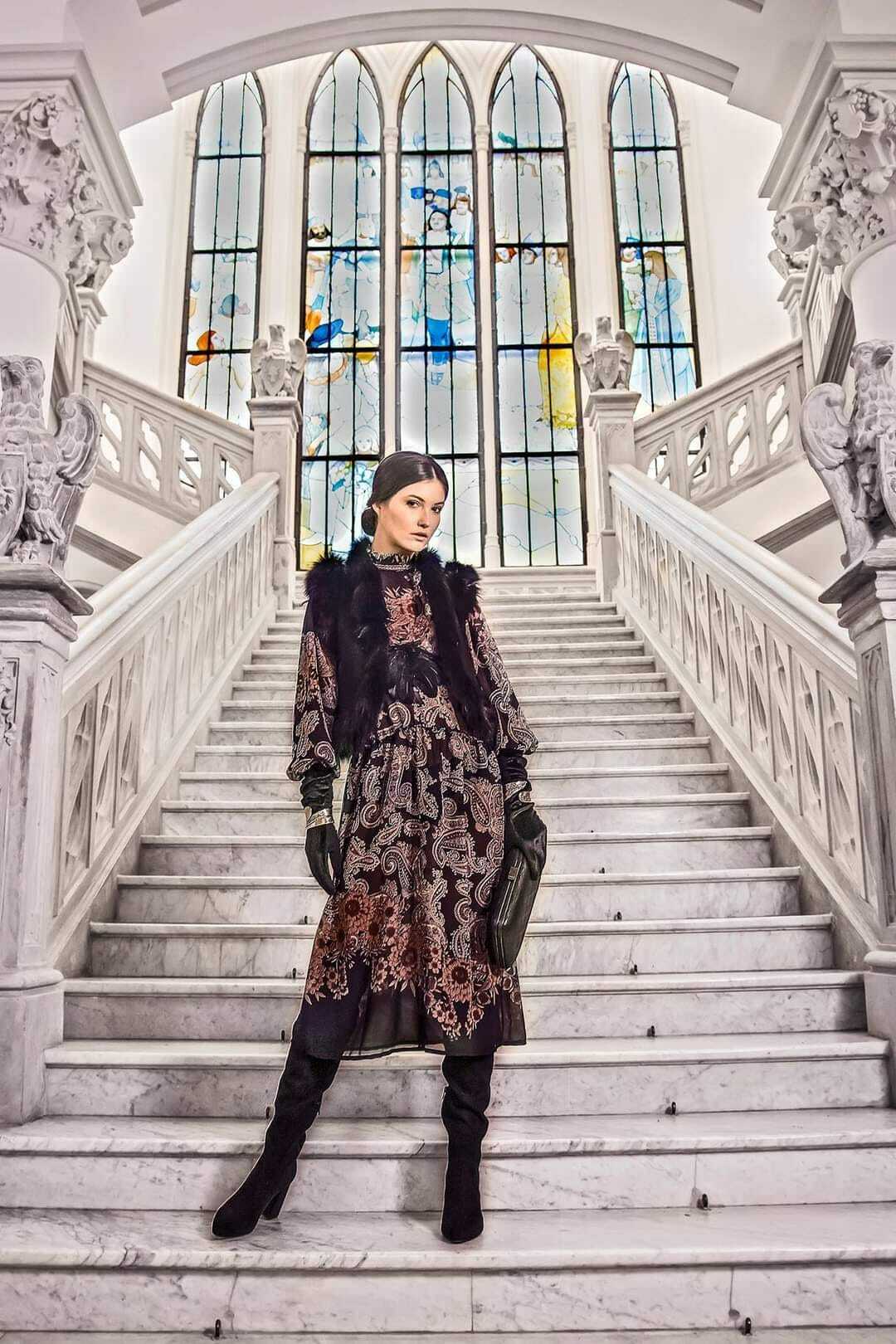 EDITORIAL FASHION Renasterea incepe azi