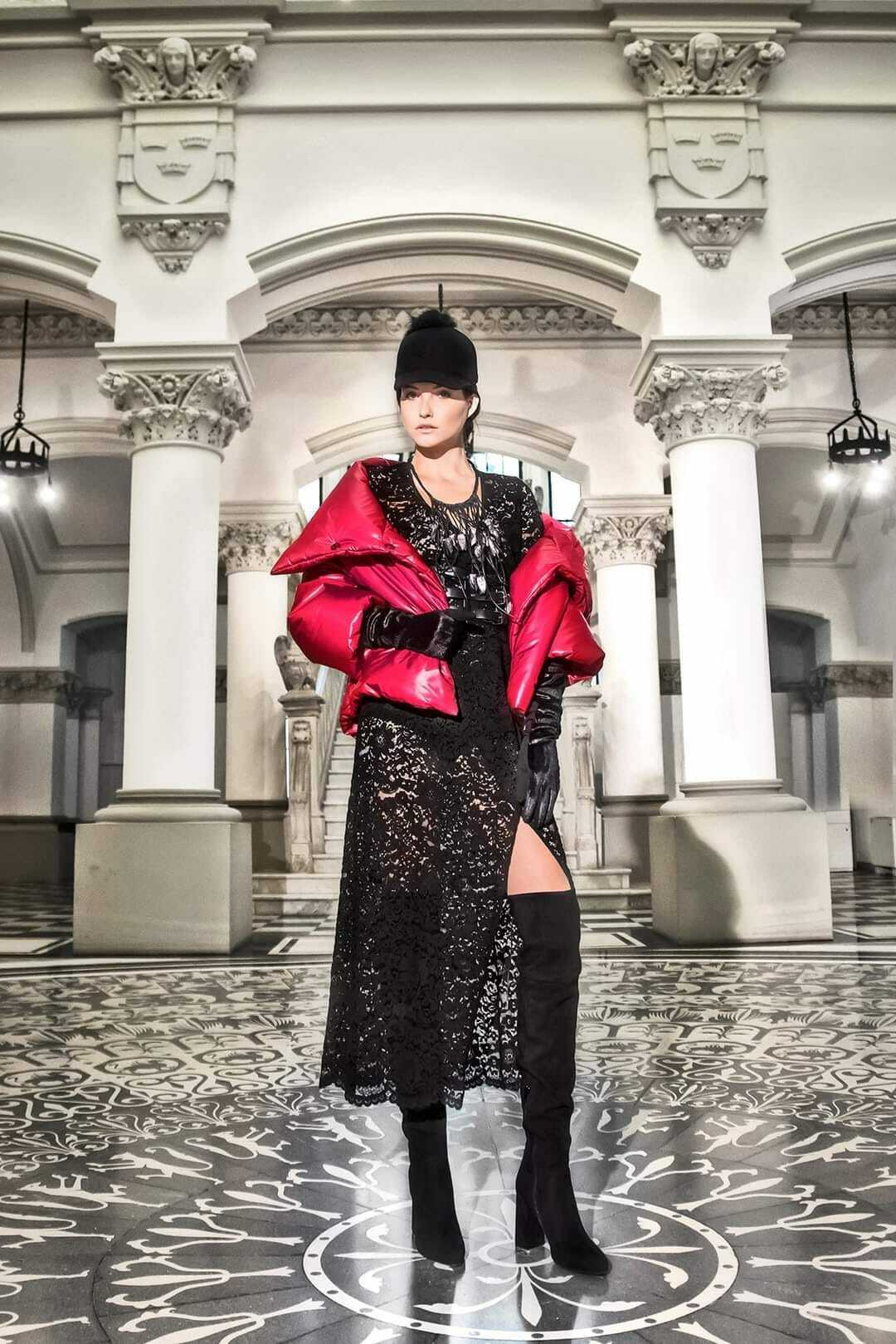 EDITORIAL FASHION Renasterea incepe azi