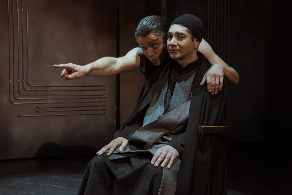 Karamazovii (Teatrul Mic) [Foto: Bogdan Catargiu]