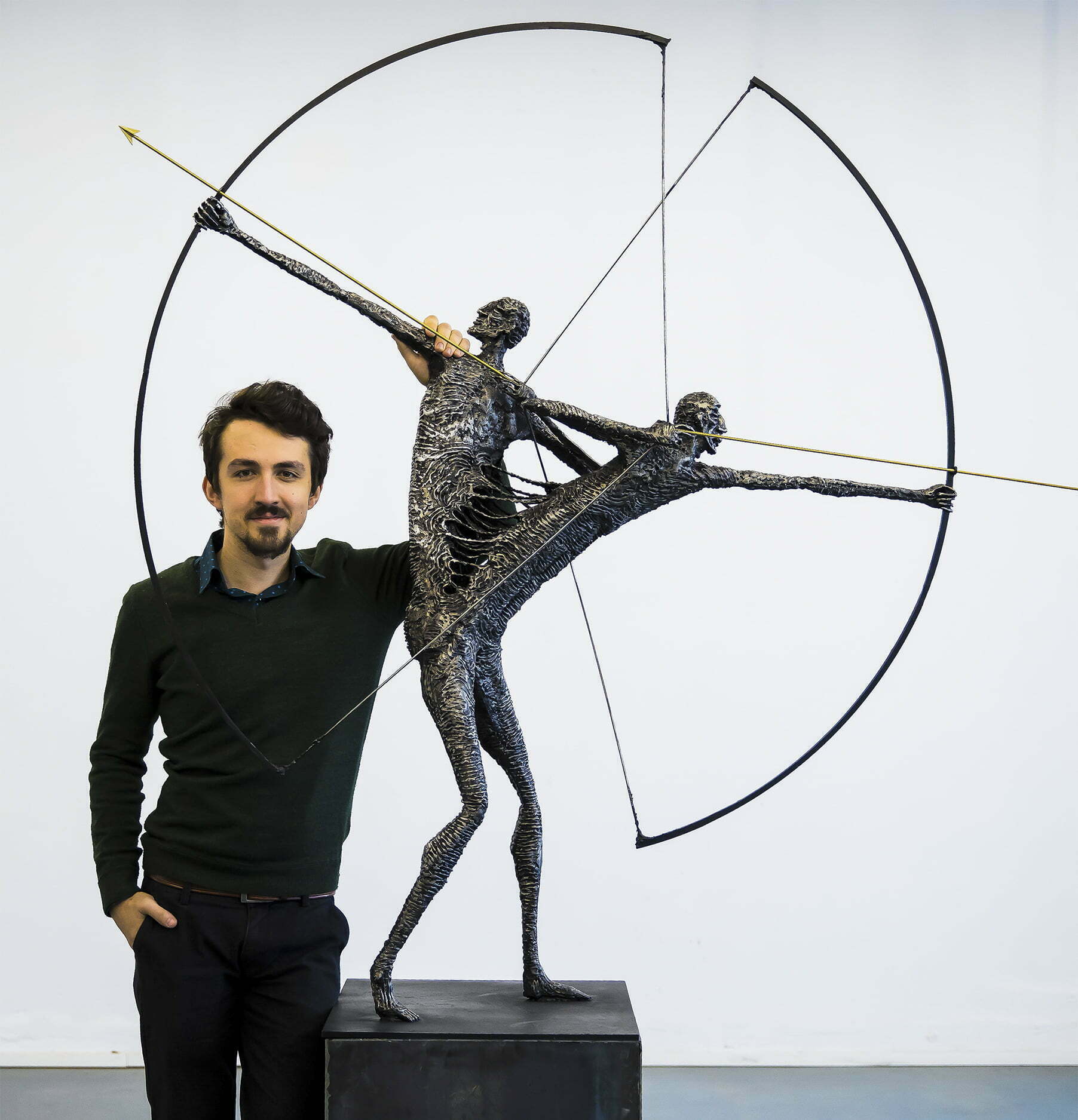 ARTĂ | DANIEL RĂDULESCU - Sculptorul care transpune volumetric propriile trăiri