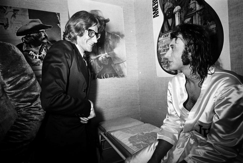 POP-UP STORiEs: YVES SAINT LAURENT, Arta unui fashion icon esenţial pentru Pop culture