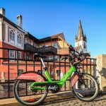 Începând de vineri, Sibiul scrie un nou capitol în mobilitatea alternativă a orașului: Sibiu City Bike devine funcțional | GALERIE FOTO