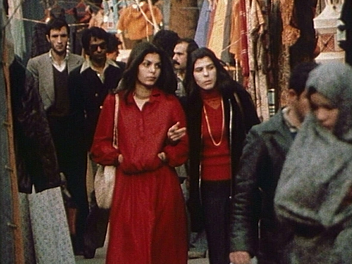 &Icirc;ntre revoluții