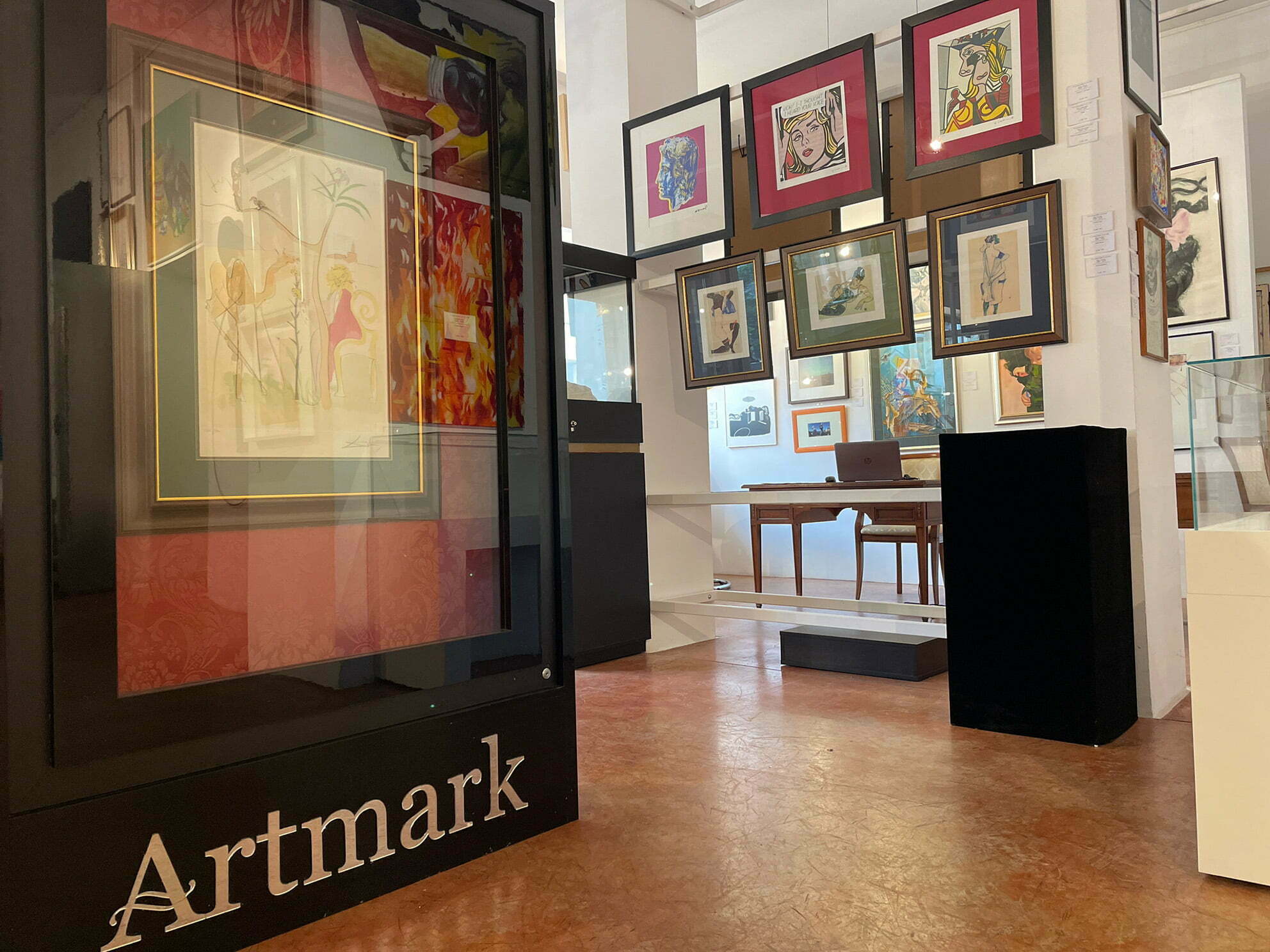 Piese de grafică în ediție limitată semnate de Dali, Picasso, Matisse, Magritte, Degas, Warhol sau Basquiat într-o licitație organizată de Casa de Licitații A10 by Artmark