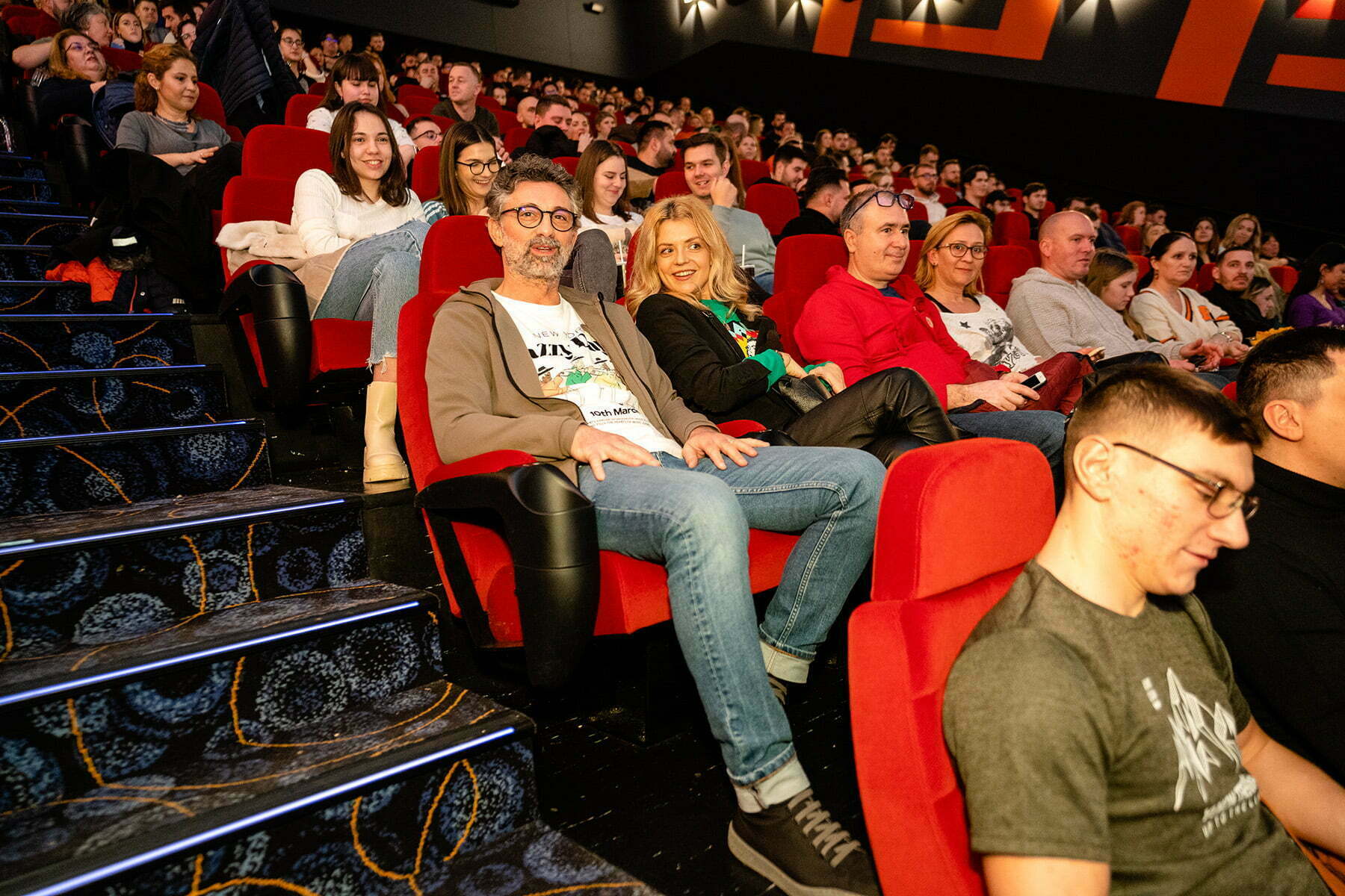 Filmul Taximetriști, &icirc;nt&acirc;mpinat entuziast de public la proiecțiile speciale din țară.