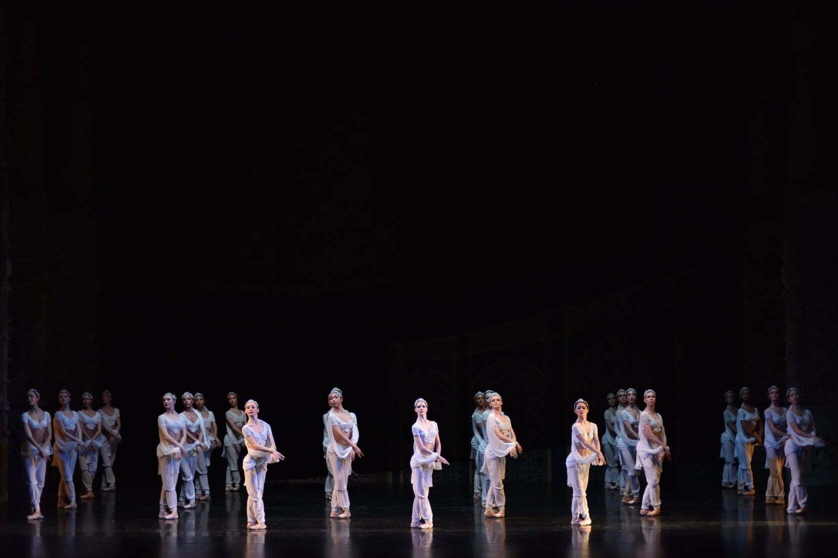 Spectacole de operă și balet pe scena Operei Naționale București