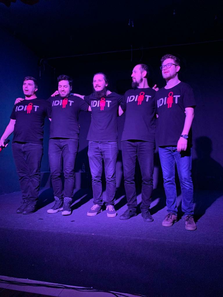 IIDIOT pe viu și vino-ncoace!