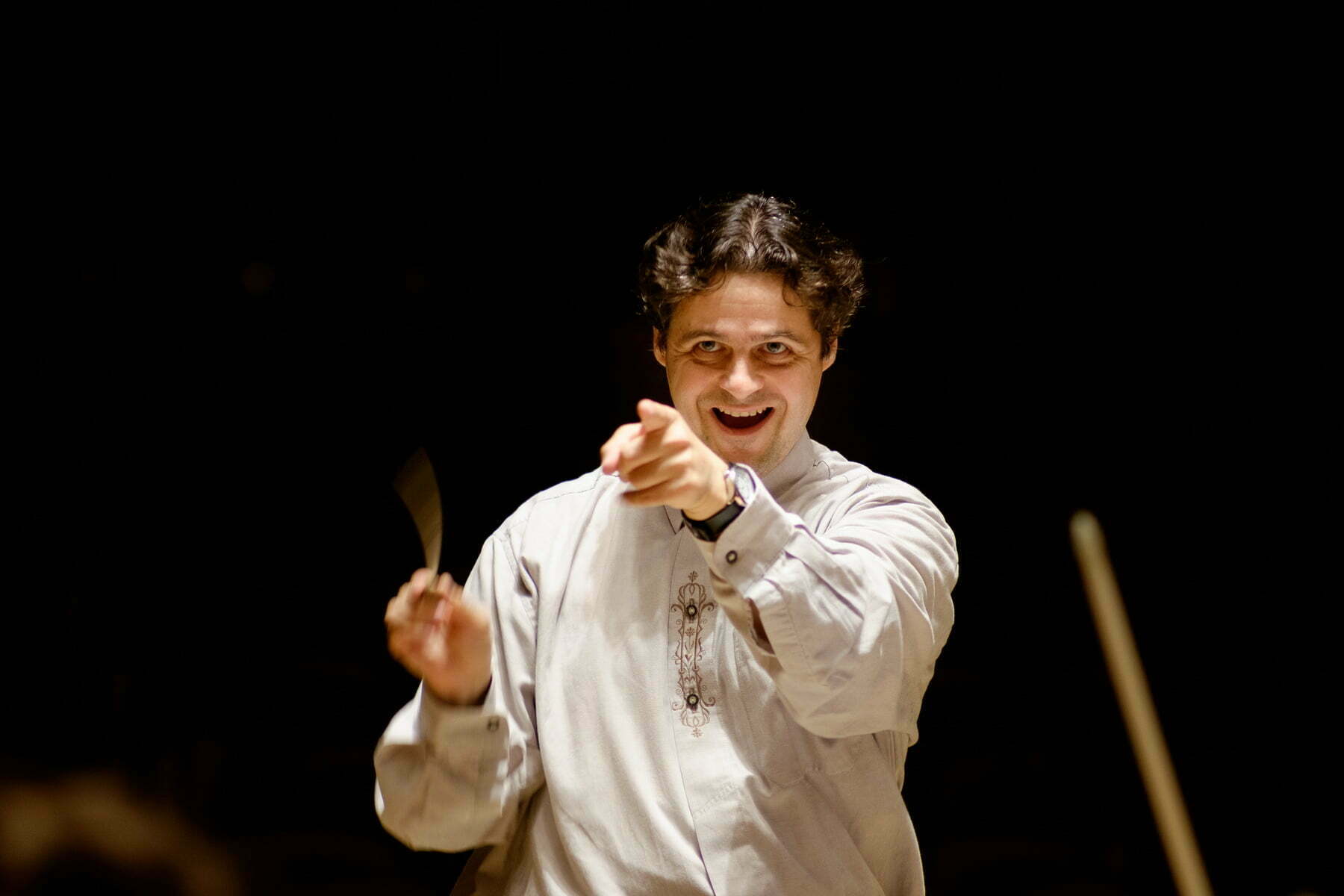 La doar 27 de ani, profesor la Viena, violonista Ioana Cristina Goicea este invitată la Sala Radio