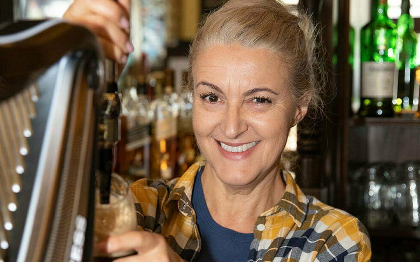 Camelia Petre, managera Deane's Irish Pub & Grill