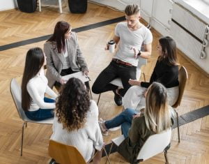 Semicerc – grup de dialog pentru adolescenți