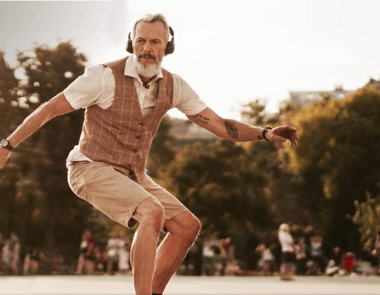 Sărbătorește 8 ani de Coresi!