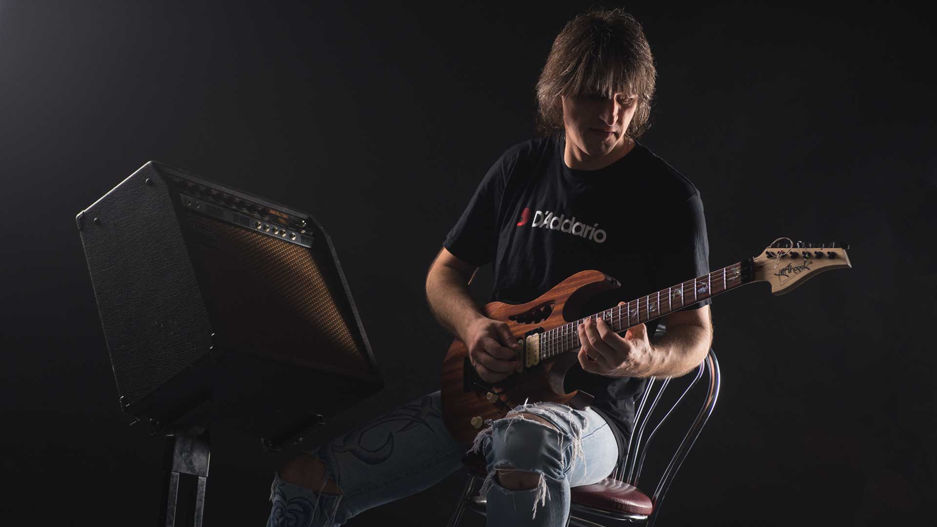 Mike Vlahopol & The Crossroads lansează albumul &bdquo;The UnderDog&rdquo; &ndash; Partea I - Sunrise.