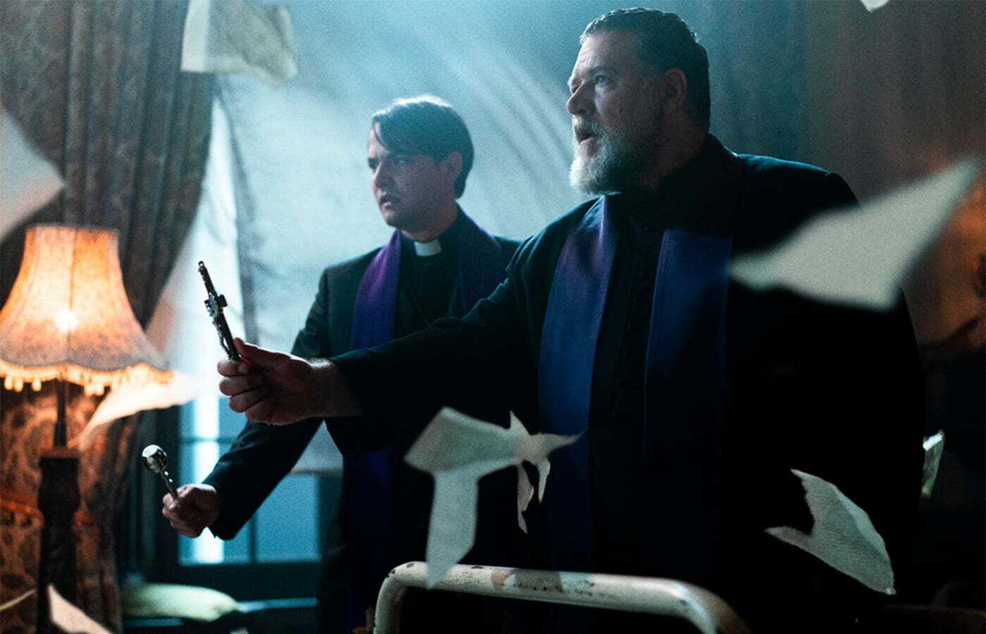 erxorcistul Papei Russell Crowe