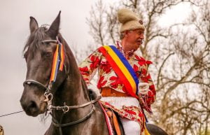 Societatea Junilor Naţionali Albi • Junii Brasovului