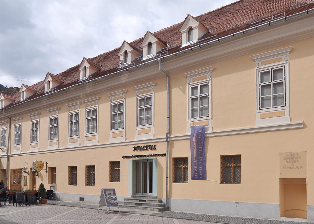 Junii-Brasovului-2023-Expo-Muzeul-Civilizatiei-Urbane-1