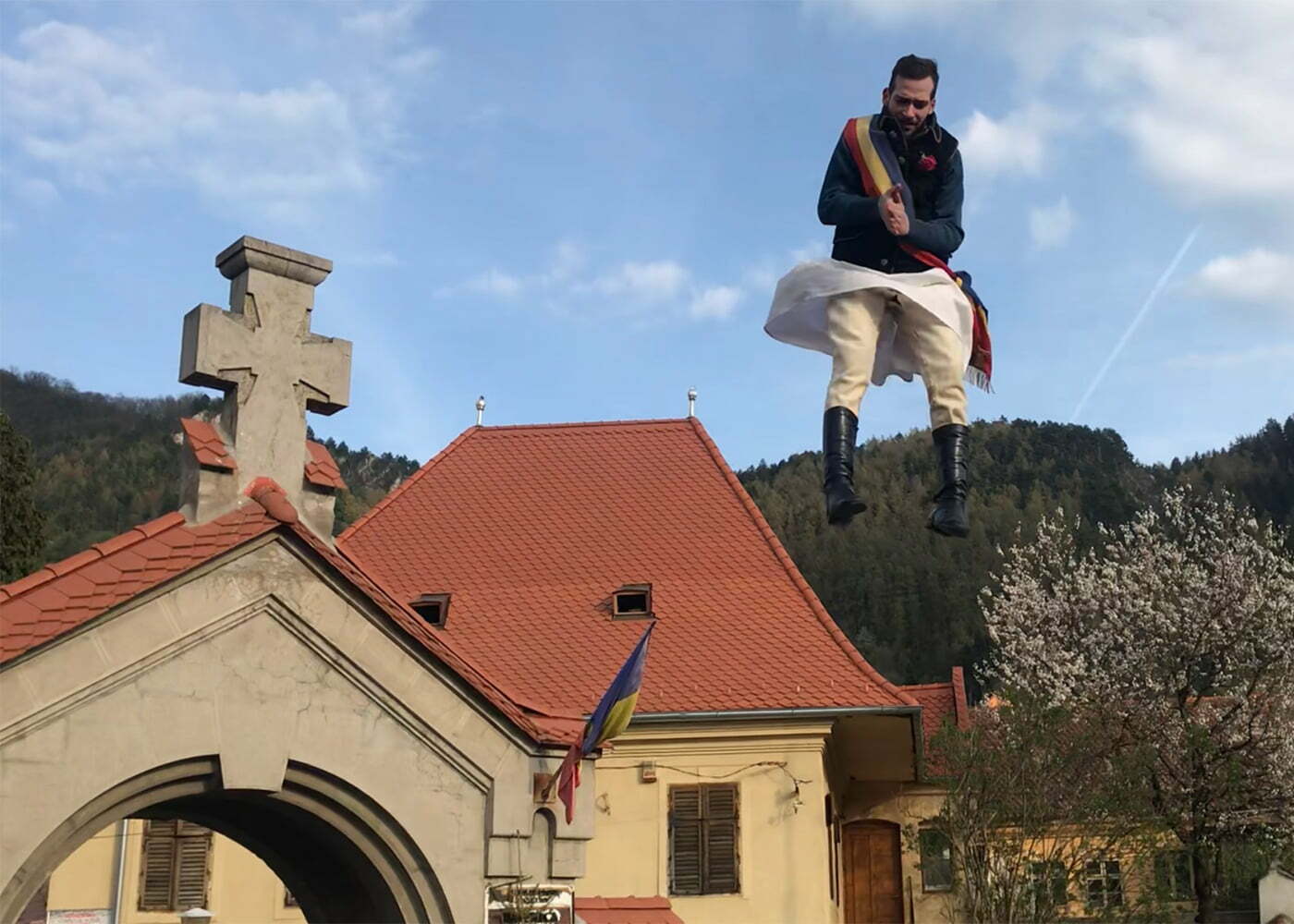 Junii Brașovului Aruncatul în țol