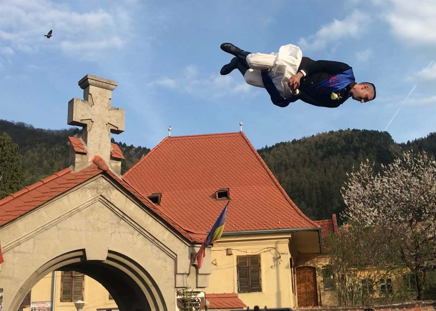 Junii Brașovului Aruncatul în țol