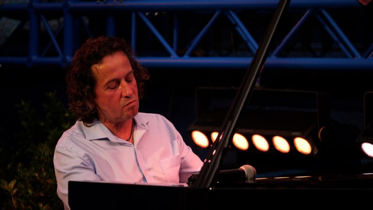 Turneul Național Pianul Călător 13 al pianistului Horia Mihail începe, în România, luni, 8 mai