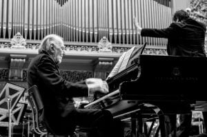 Marele pianist Valentin Gheorghiu sărbătorit la Filarmonica "George Enescu"