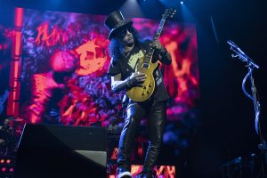 GUNS N’ ROSES a dat startul turneului mondial cu un show în Abu Dhabi