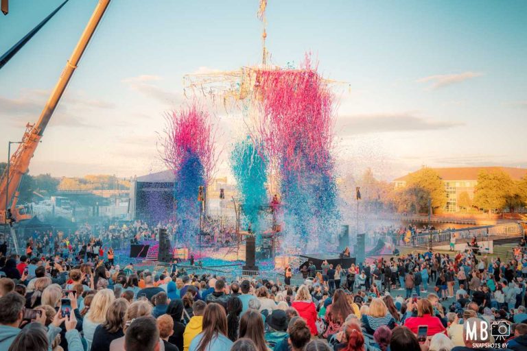 Weekend de poveste în centrul capitalei : începe Festivalul Internaţional de Teatru de Stradă Bucureşti – B-FIT in the Street! #12