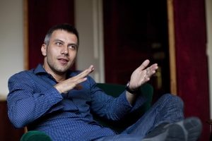 Mozart și jocul de oglinzi, a 8-a conferință organizată de Fundația Calea Victoriei și dirijorul Tiberiu Soare