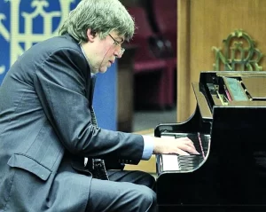 Pianistul Andrei Vieru, într-un recital extraordinar la Ateneul Român