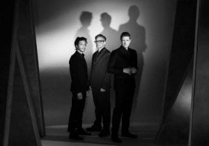 Trupa newyorkeză INTERPOL, celebră pentru stilul unic de indie rock și post-punk revival, va concerta la București pe 20 iunie 2023 la Arenele Romane