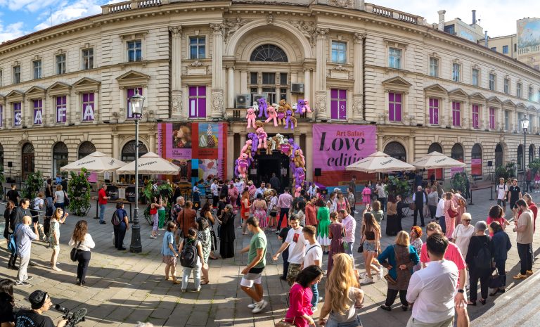 Art Safari Love Edition - Muzeul instagramabil din inima Bucureștiului