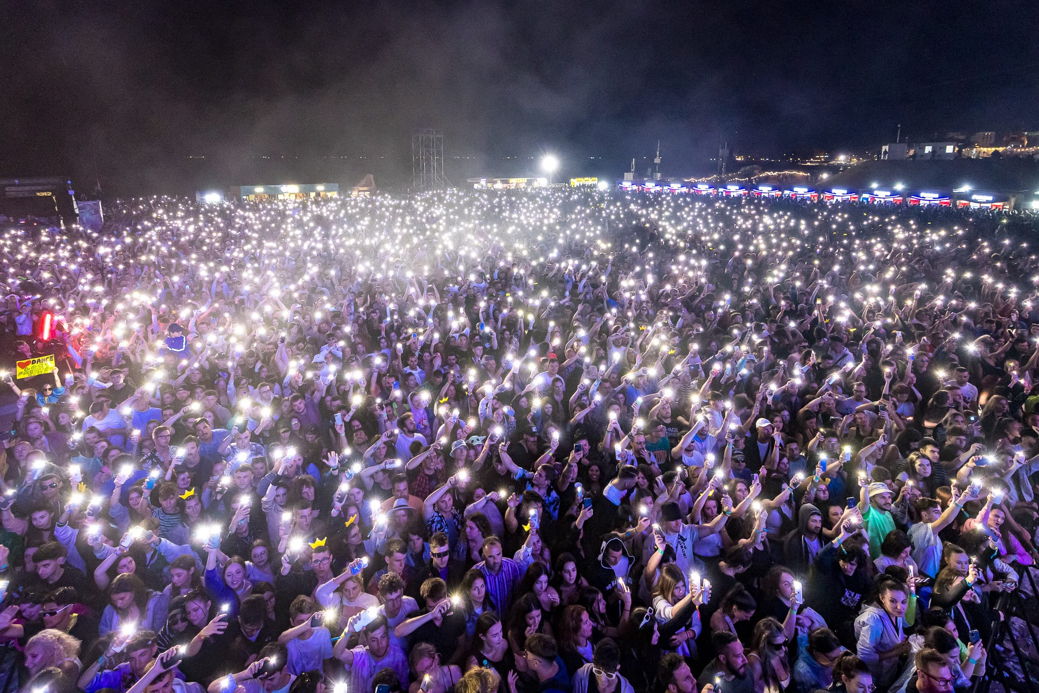 Peste 70.000 de fani s-au distrat &icirc;n cea de-a treia zi a NEVERSEA la cele șase scene ale festivalului&nbsp; &nbsp; &nbsp;&nbsp;