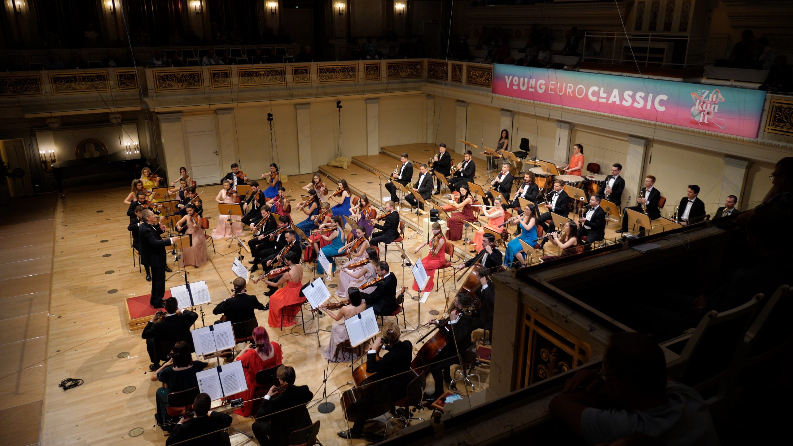 Orchestra Rom&acirc;nă de Tineret dirijată de Cristian Mandeal la Bucureşti, Kassel şi Berlin