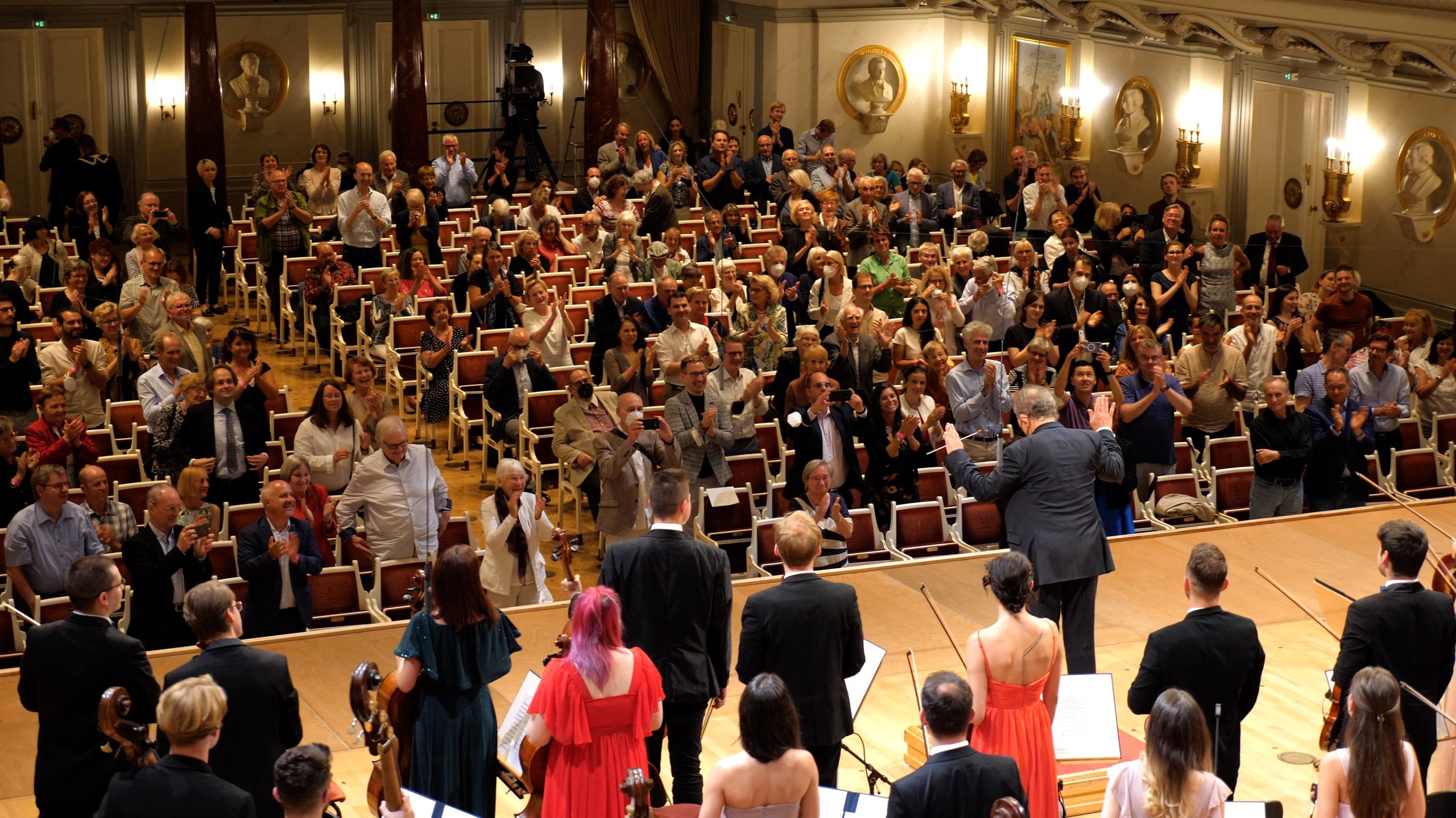 Orchestra Rom&acirc;nă de Tineret dirijată de Cristian Mandeal la Bucureşti, Kassel şi Berlin