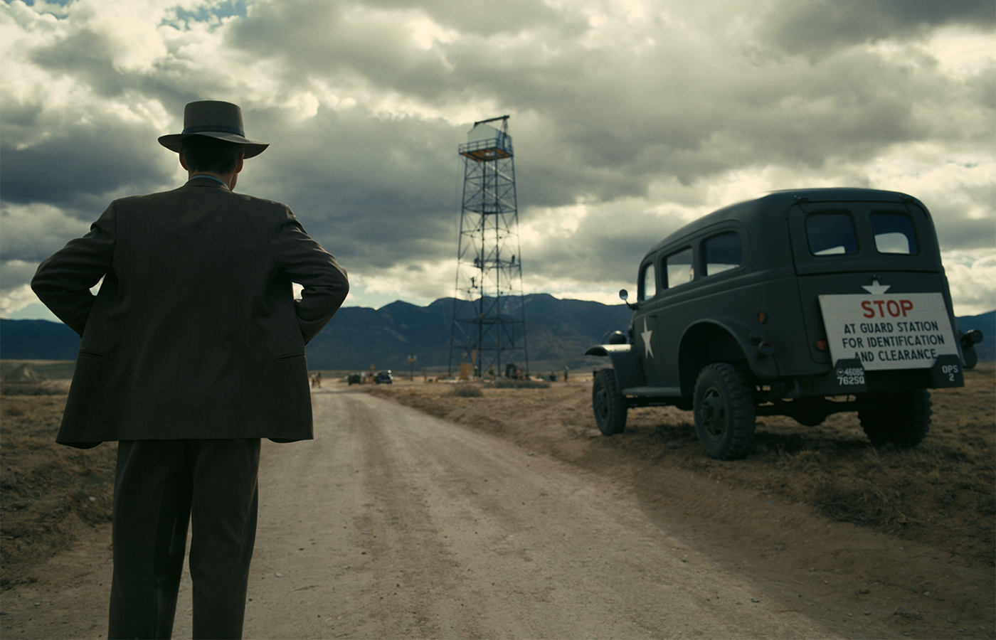 oppenheimer-cillian-murphy-sit-experiment