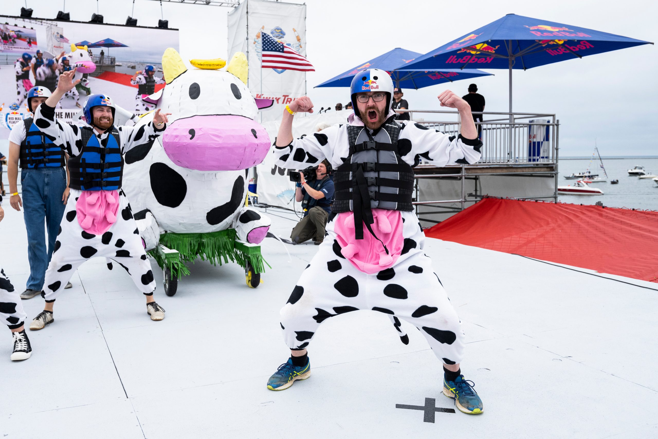 Red Bull Flugtag aterizează pe 17 septembrie &icirc;n București, pe insula Lacul Morii