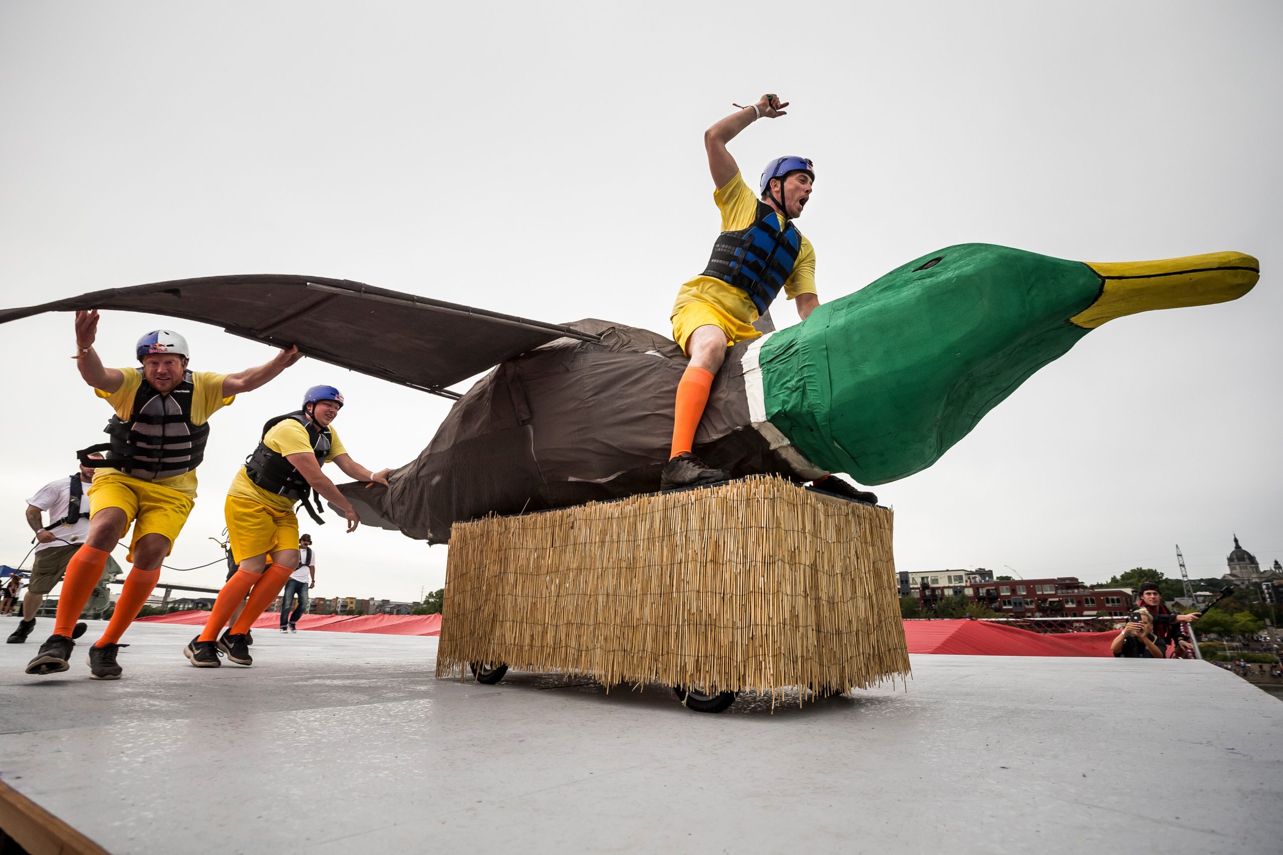 Red Bull Flugtag aterizează pe 17 septembrie &icirc;n București, pe insula Lacul Morii