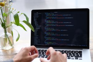 Specialiștii de la Jooble ne povestesc despre interacțiunile dinte cod și creativitate, dar și despre importanța acestora pentru o carieră de succes în web desgin