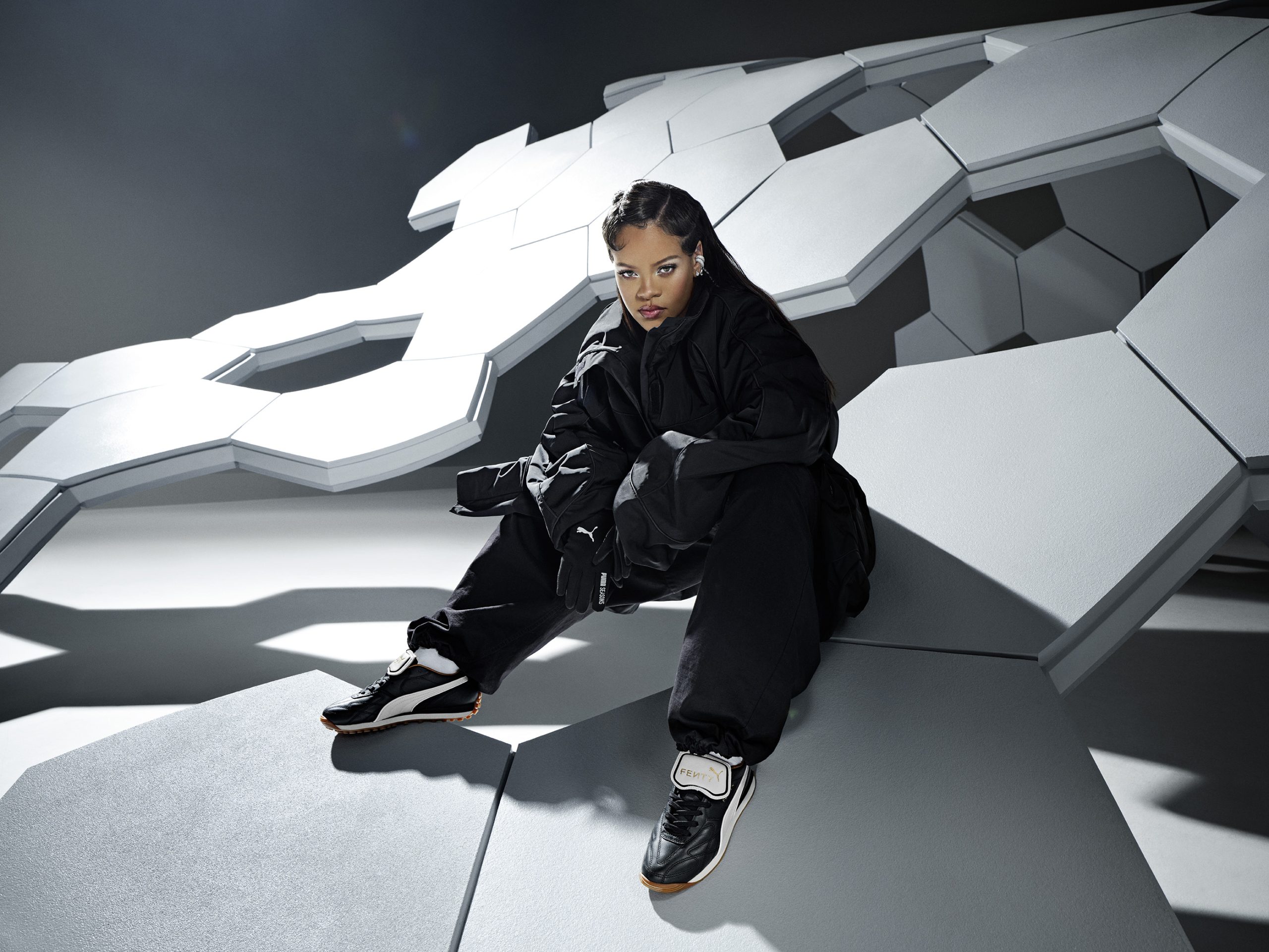 FENTY x PUMA se &icirc;ntoarce: Rihanna lansează The Avanti