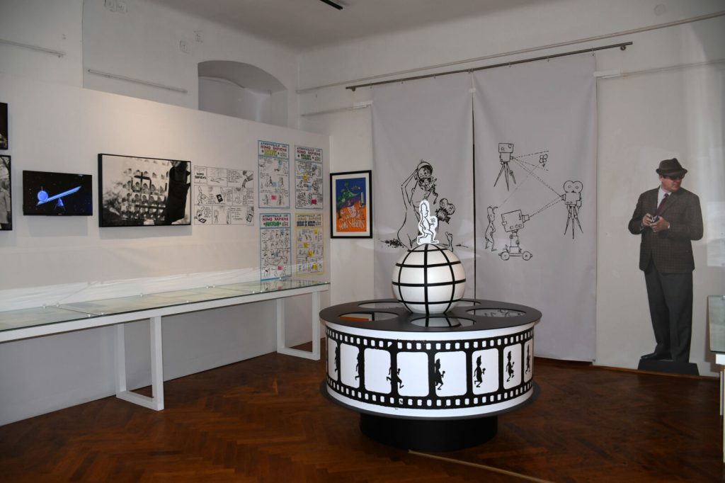 Expoziția Scurtă istorie despre GOPO @ Casa Sfatului 10:00 – 18:00 (17:30 ultimul bilet) program de vară, până la sfârșitul lunii octombrie Luni închis Casa Sfatului Muzeul Județean de Istorie, Brașov