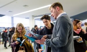 Cele mai căutate domenii de generația Z: peste 60% dintre tineri vor să studieze business