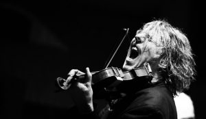 „Violonistul Diavolului” se întoarce în octombrie la Deane’s Pub Brașov