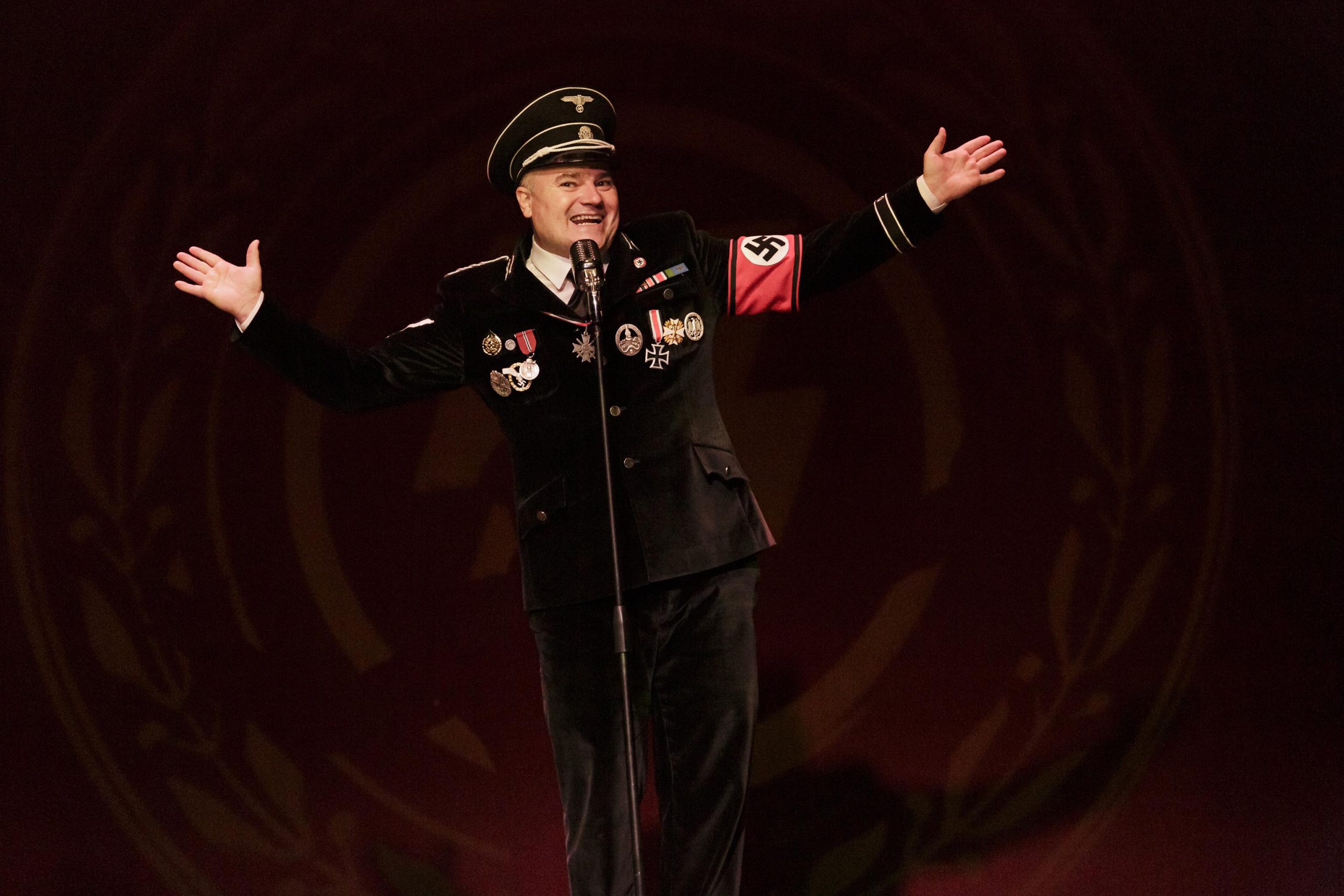 &bdquo;A FI SAU A NU FI&rdquo;&hellip; la COMEDIE
