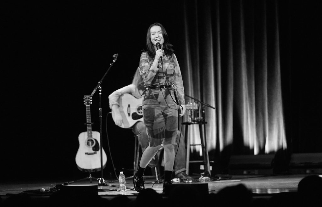 ALEGERILE CLAUDIEI | Mitski: The Land Is Inhospitable and So Are We