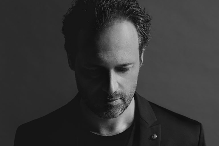 Dirijorul SASCHA GOETZEL și baritonul LIVIU HOLENDER  invitați pe scena Sălii Radio