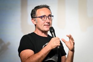 Regizorul Tudor Giurgiu, alături de actorii Alexandru Papadopol, Cristian Popa și Cristian Bota se vor întâlni cu brașovenii vineri, 6 octombrie, la deschiderea Caravanei TIFF Unlimited.