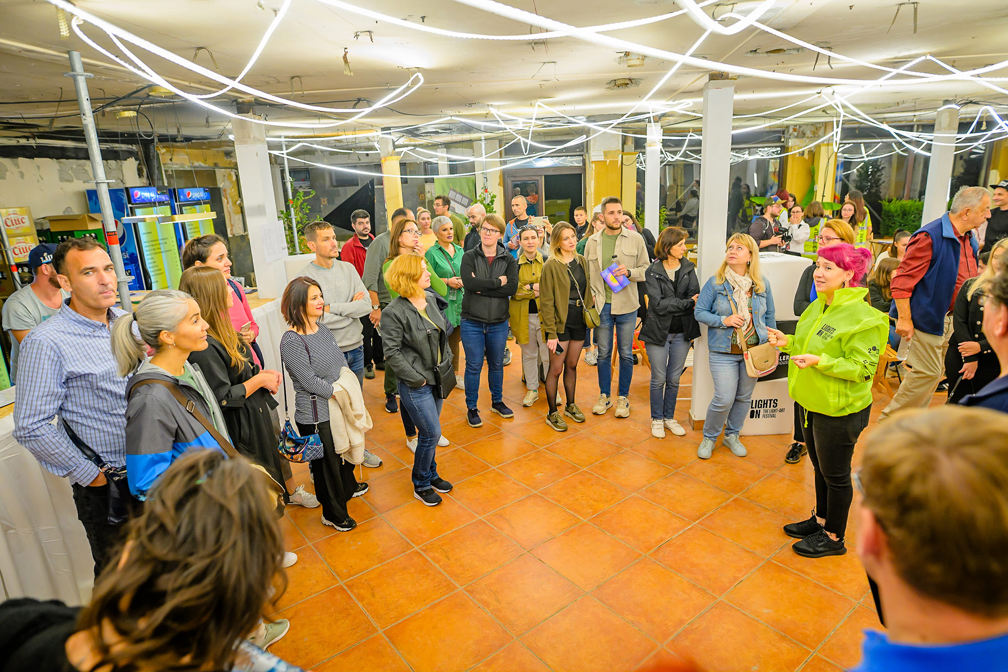 Cucerind noaptea: The Night-Art Festival