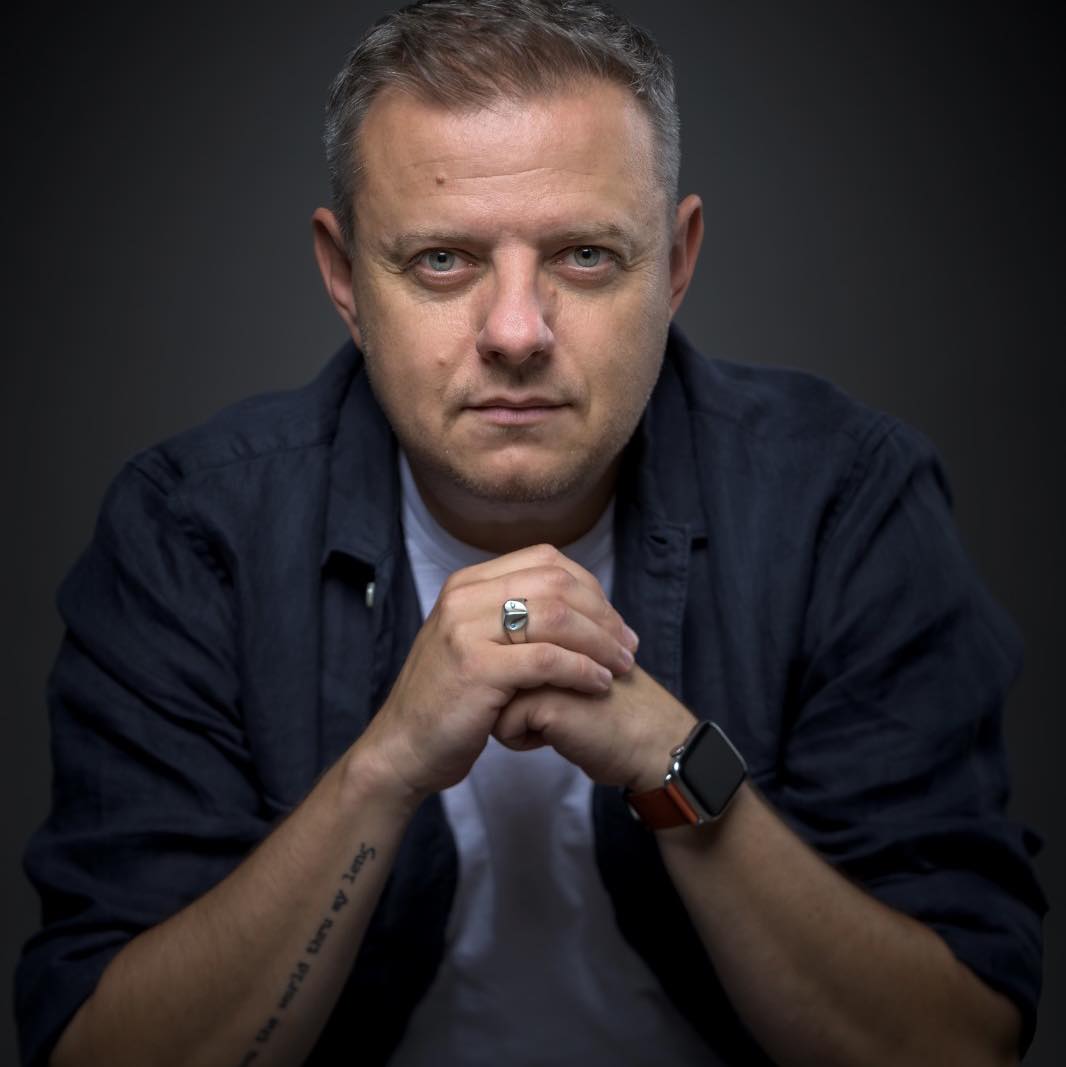 Expoziția „La NORD de cuvinte”, ce ilustrează primele expediții arctice ale fotografului Rareș Beșliu - deschisă în cadrul Bucharest Photofest