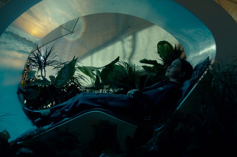 Beniamin Mincu, vizionarul fondator al Elrond, introduce universul crypto în filmul science-fiction The Pod Generation