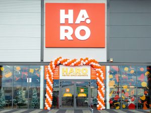 HA.RO România a deschis primul magazin, marcând debutul pe piața locală cu o varietate extinsă de produse pentru interior și exterior.